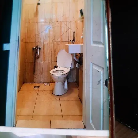 Konukevi Royal 61 Kadiköy Süit 4*